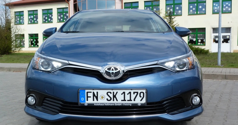 Toyota Auris cena 51999 przebieg: 154230, rok produkcji 2016 z Międzyzdroje małe 781